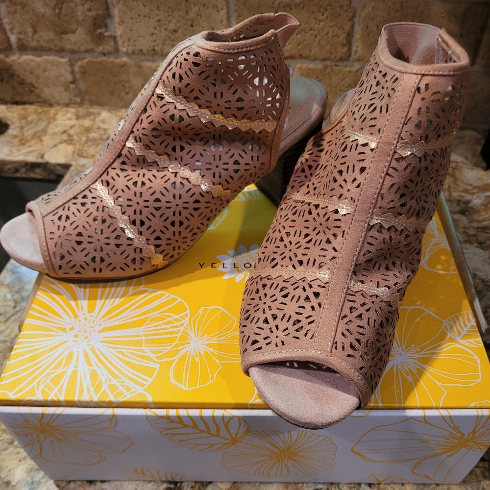Yellowbox Booties Iddah Blush size 9 New in box.